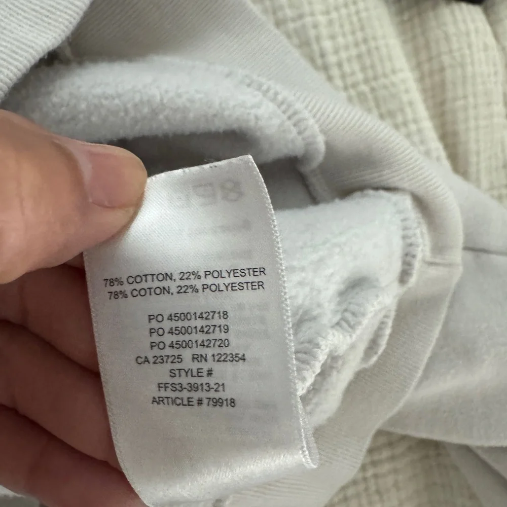 Aritzia TNA COZY AF Cropped 1/4 Zip Sweatshirt - Picture 8 of 9